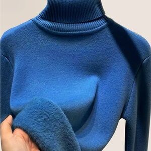 Turtleneck, Soft and Warm Sweater with lining NWT